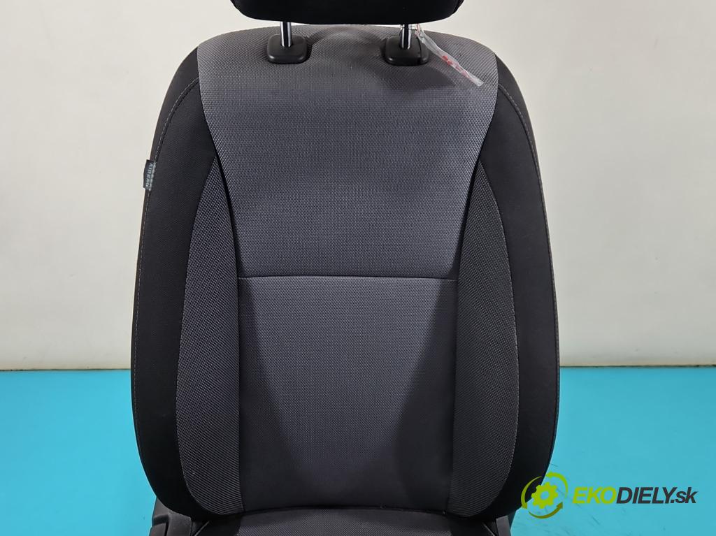 Hyundai i20 II 2014 -2020 1.2 16V 84KM manual 61,8 kW 1248 cm3 5- Sedačka pravý (Sedadlo)