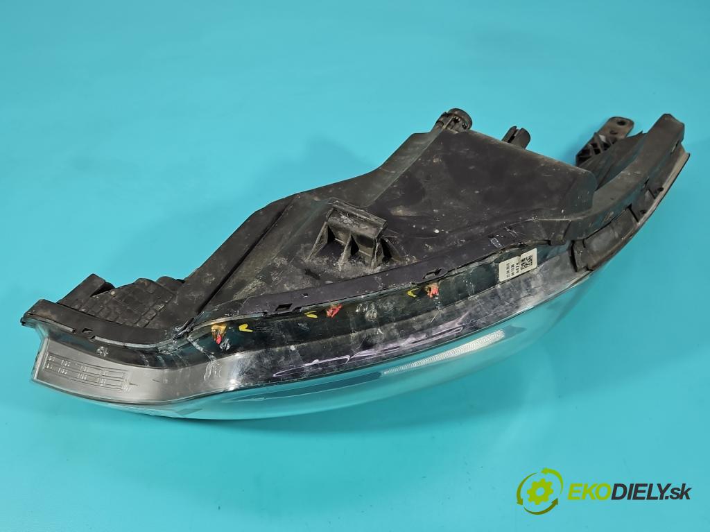 Hyundai i20 II 2014 -2020 1.2 16V 84KM manual 61.8 kW 1248 cm3 5- Reflektor: pravý 92102-C8000 (Svetlo predné pravé)
