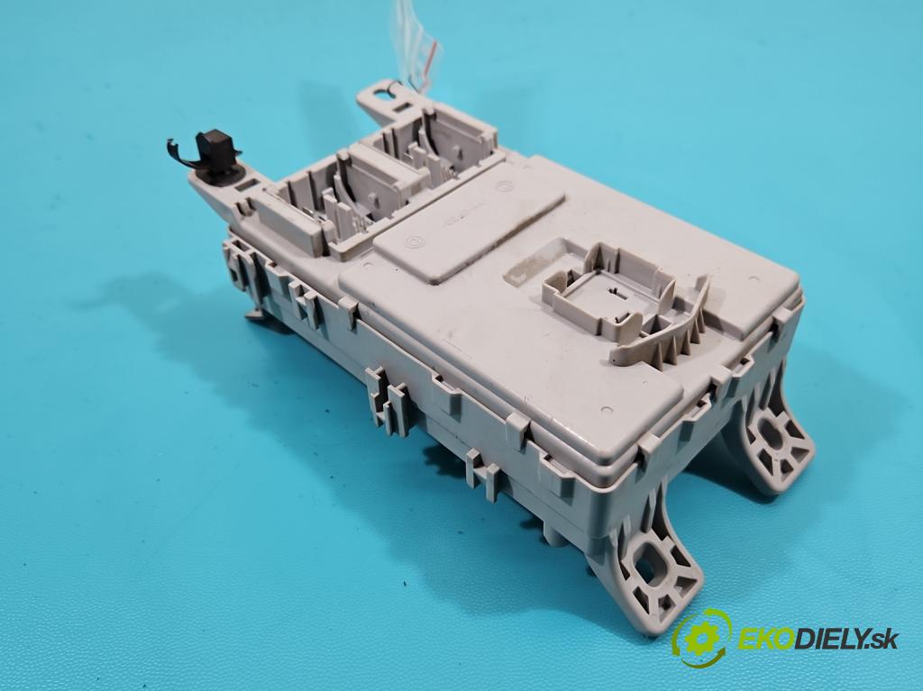 Hyundai i20 II 2014 -2020 1.2 16V 84KM manual 61,8 kW 1248 cm3 5- skříňka pojistková 91950-C8560 (Pojistková skříňka)