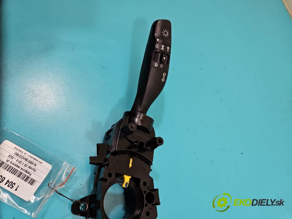 Hyundai i20 II 2014 -2020 1.2 16V 84KM manual 61,8 kW 1248 cm3 5- prepínač komplex: 299141431 (Prepínacie páčky pod volantom)