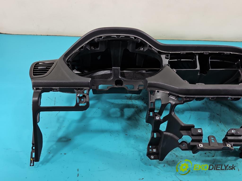 Hyundai i20 II 2014 -2020 1.2 16V 84KM manual 61.8 kW 1248 cm3 5- kokpit,přistrojova deska