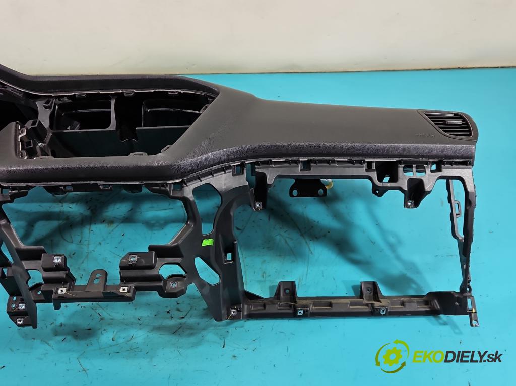 Hyundai i20 II 2014 -2020 1.2 16V 84KM manual 61.8 kW 1248 cm3 5- kokpit,přistrojova deska