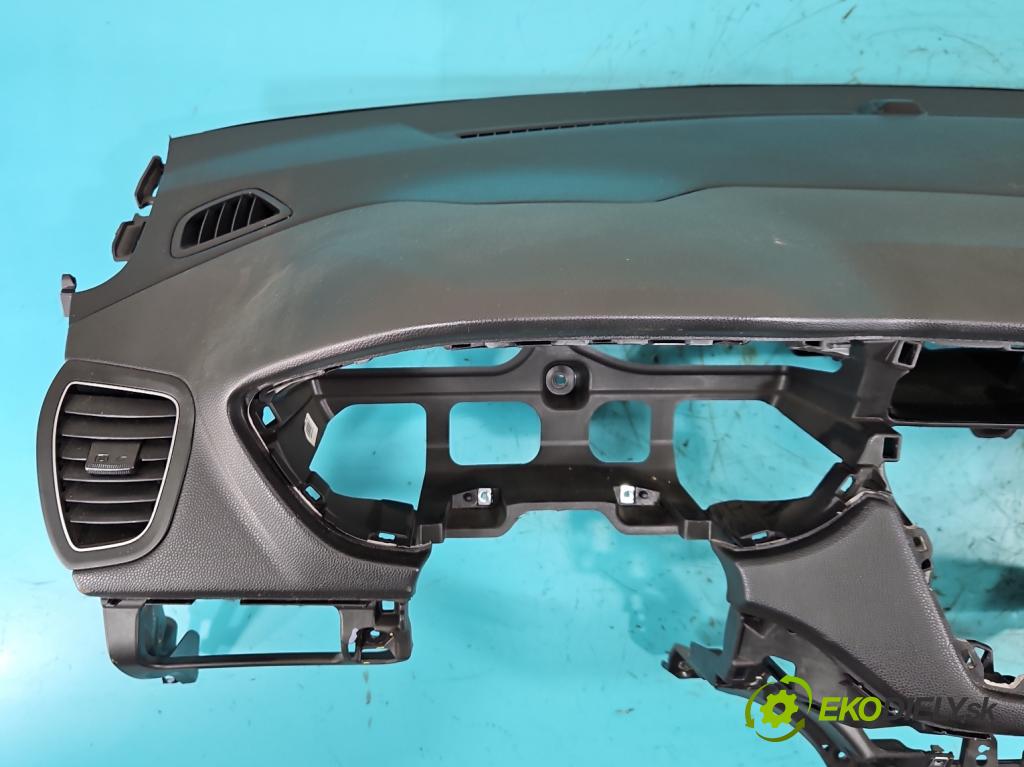 Hyundai i20 II 2014 -2020 1.2 16V 84KM manual 61.8 kW 1248 cm3 5- kokpit,přistrojova deska