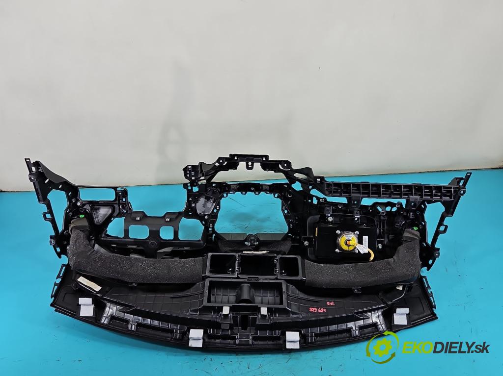 Hyundai i20 II 2014 -2020 1.2 16V 84KM manual 61.8 kW 1248 cm3 5- kokpit,přistrojova deska