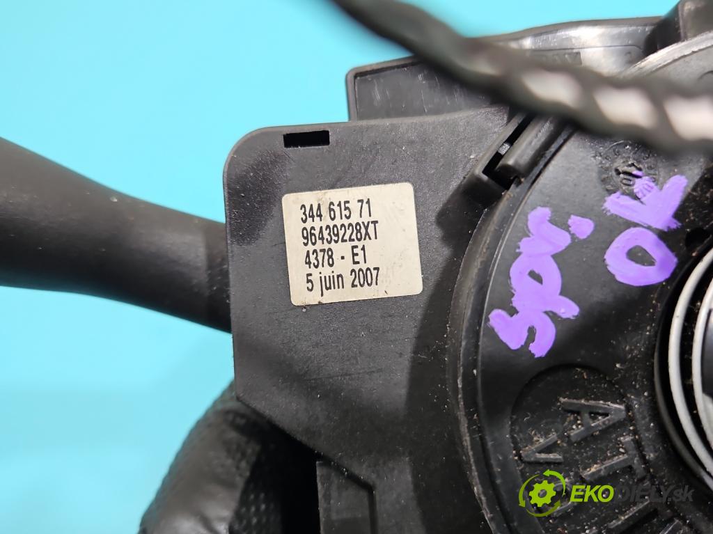 Peugeot 206 1.1 60 HP manual 44 kW 1124 cm3 5- prepínač komplex: 96439228XT (Prepínacie páčky pod volantom)