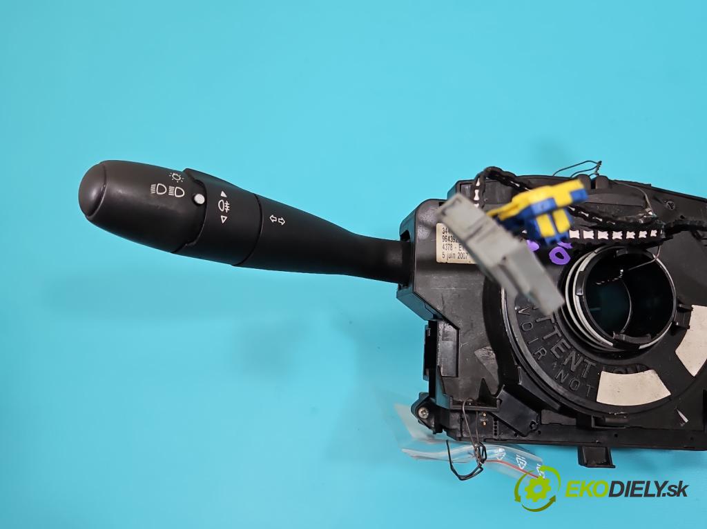 Peugeot 206 1.1 60 HP manual 44 kW 1124 cm3 5- prepínač komplex: 96439228XT (Prepínacie páčky pod volantom)