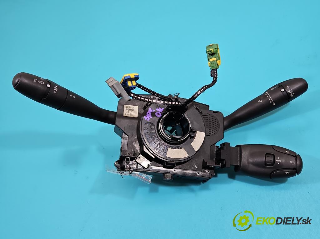 Peugeot 206 1.1 60 HP manual 44 kW 1124 cm3 5- prepínač komplex: 96439228XT (Prepínacie páčky pod volantom)