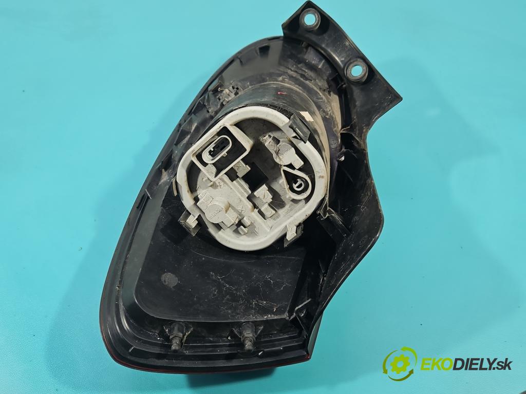 Fiat Bravo II 2007-2014 1.9 jtd 120 HP manual 88 kW 1910 cm3 5- svetlo / reflektor zadné ľavé  (Kľučka dverí ostatné)