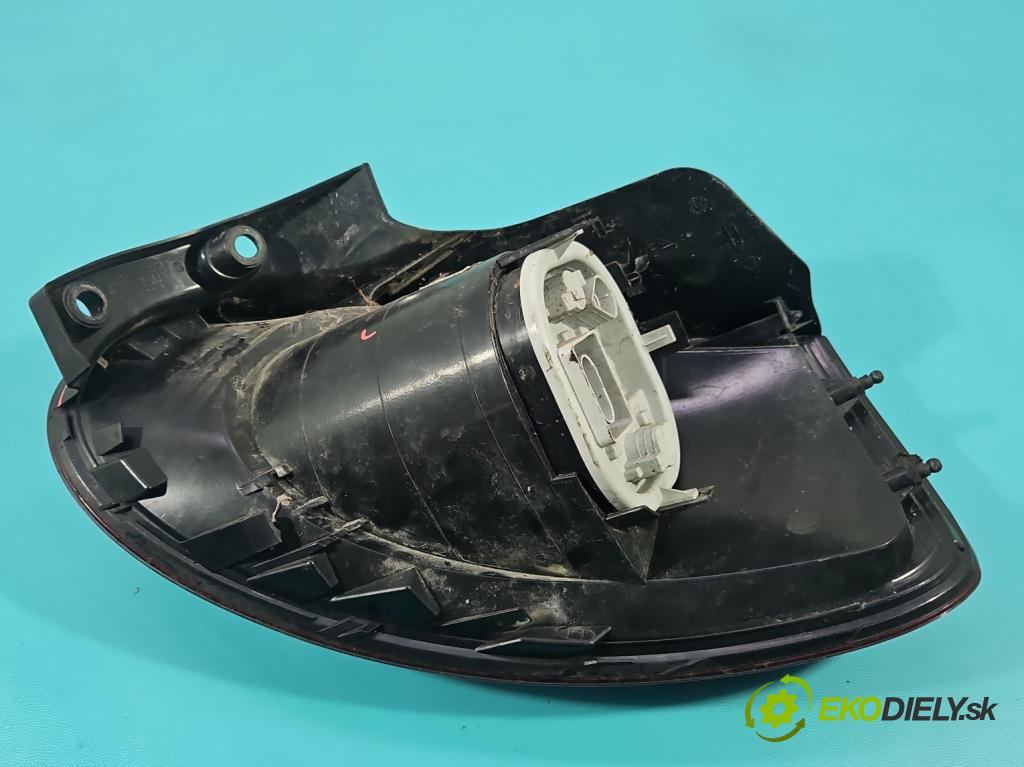 Fiat Bravo II 2007-2014 1.9 jtd 120 HP manual 88 kW 1910 cm3 5- svetlo / reflektor zadné ľavé  (Kľučka dverí ostatné)