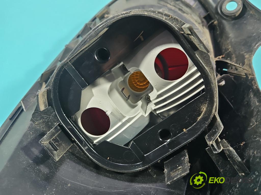 Fiat Bravo II 2007-2014 1.9 jtd 120 HP manual 88 kW 1910 cm3 5- svetlo / reflektor zadné ľavé  (Kľučka dverí ostatné)