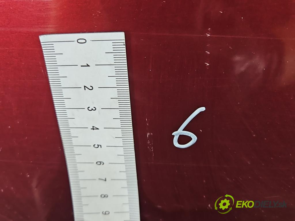 Mazda CX-9 3.7 V6 273KM: automatic 201 kW 3726 cm3 5- dvere zadné pravé (Kľučka dverí ostatné)