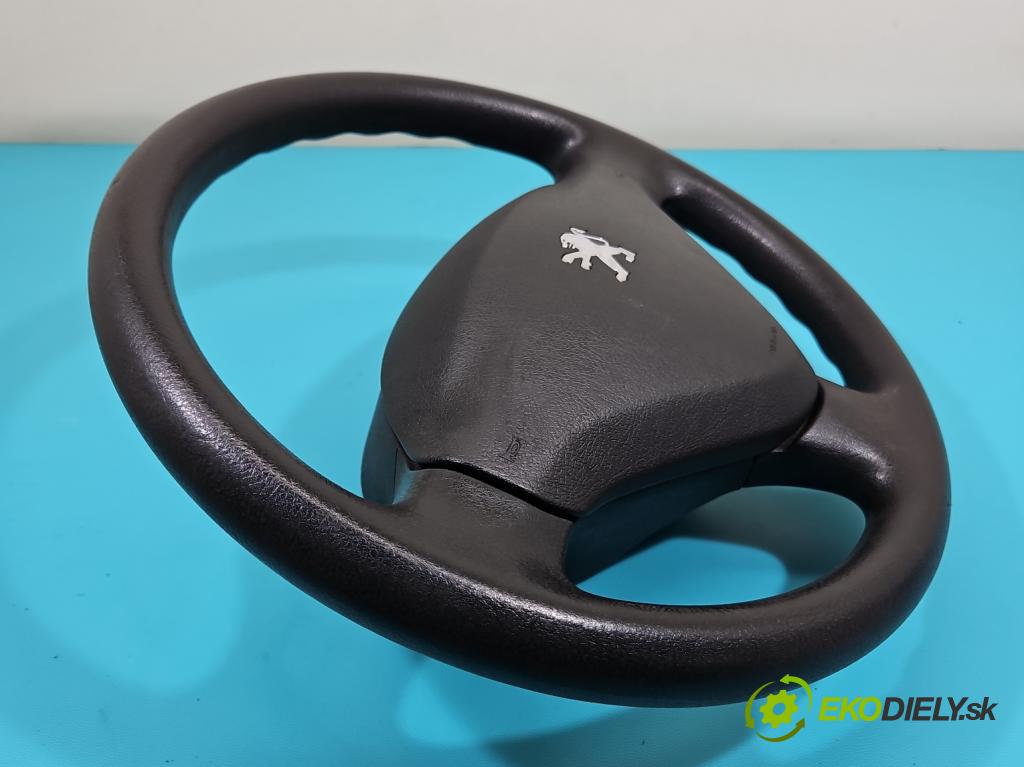 Peugeot 207 1.4 16V 95 HP manual 70 kW 1397 cm3 5- volant  (Volant)