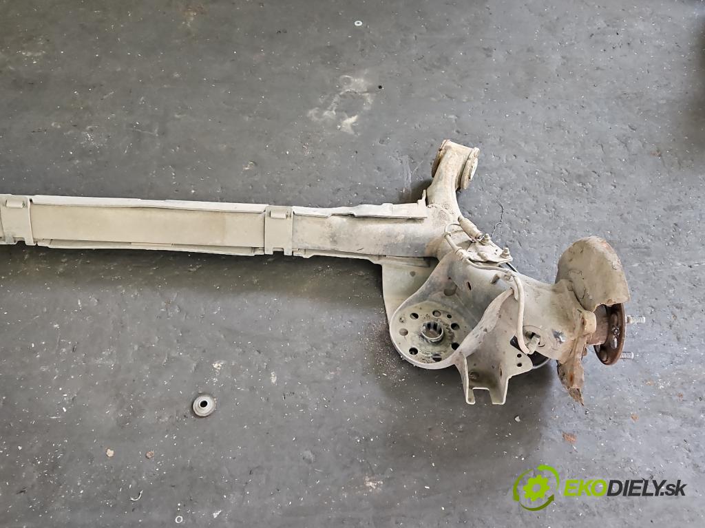 Hyundai i20 II 2014 -2020 1.2 16V 84KM manual 61.8 kW 1248 cm3 5- zadní výztuha  (Zadní výztuha)