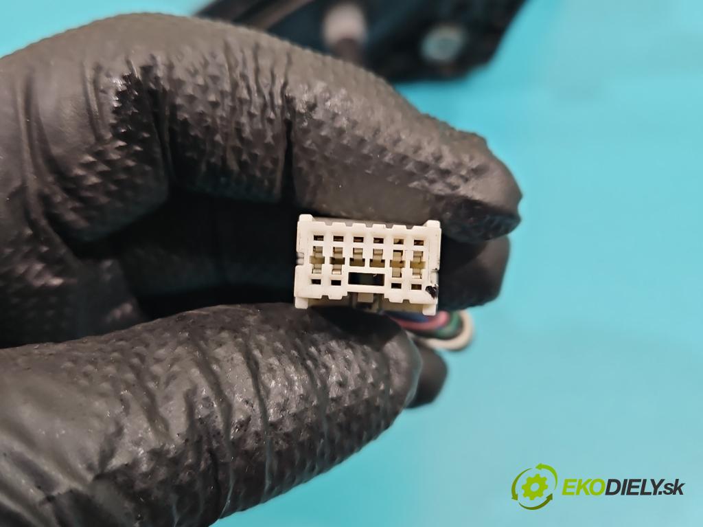 Subaru Legacy IV 2004-2009 2.0 boxer 165 hp automatic 121 kW 1994 cm3 5- zpětné zrcátko pravé  (Klika dveří ostatní)