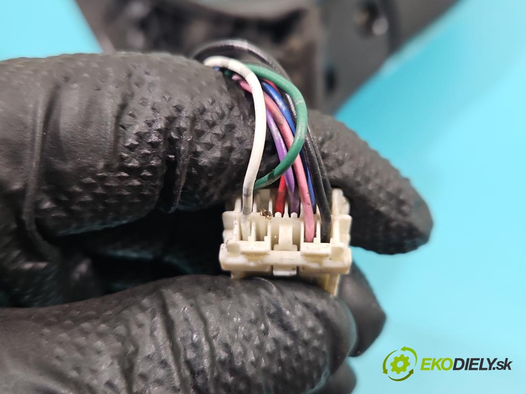 Subaru Legacy IV 2004-2009 2.0 boxer 165 hp automatic 121 kW 1994 cm3 5- zpětné zrcátko pravé  (Klika dveří ostatní)