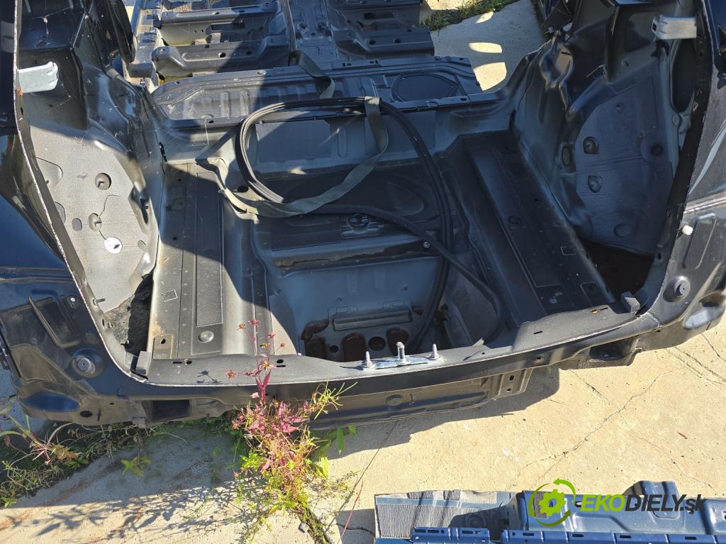 Audi Q5 2008-2016 2.0 tdi 170 hp automatic 125 kW 1968 cm3 5- stěna zadní 