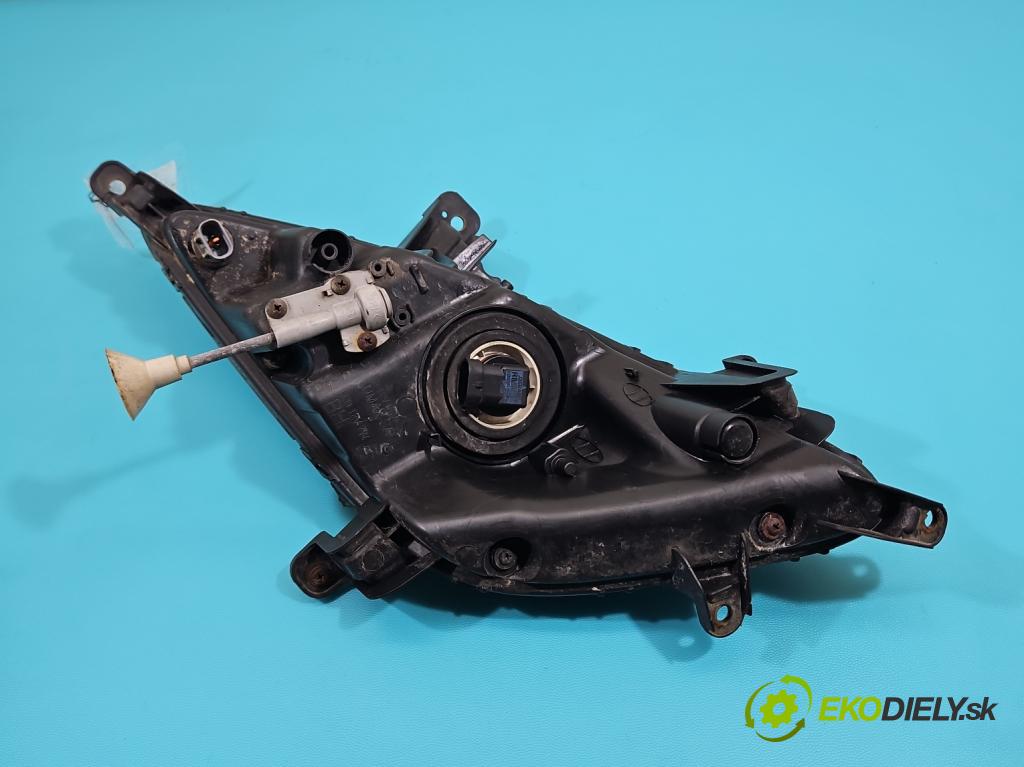 Hyundai I20 I 2008-2014 1.4 16V (G4FA) 101 hp automatic 74 kW 1396 cm3 5- Halogen pravý  (Klika dveří ostatní)