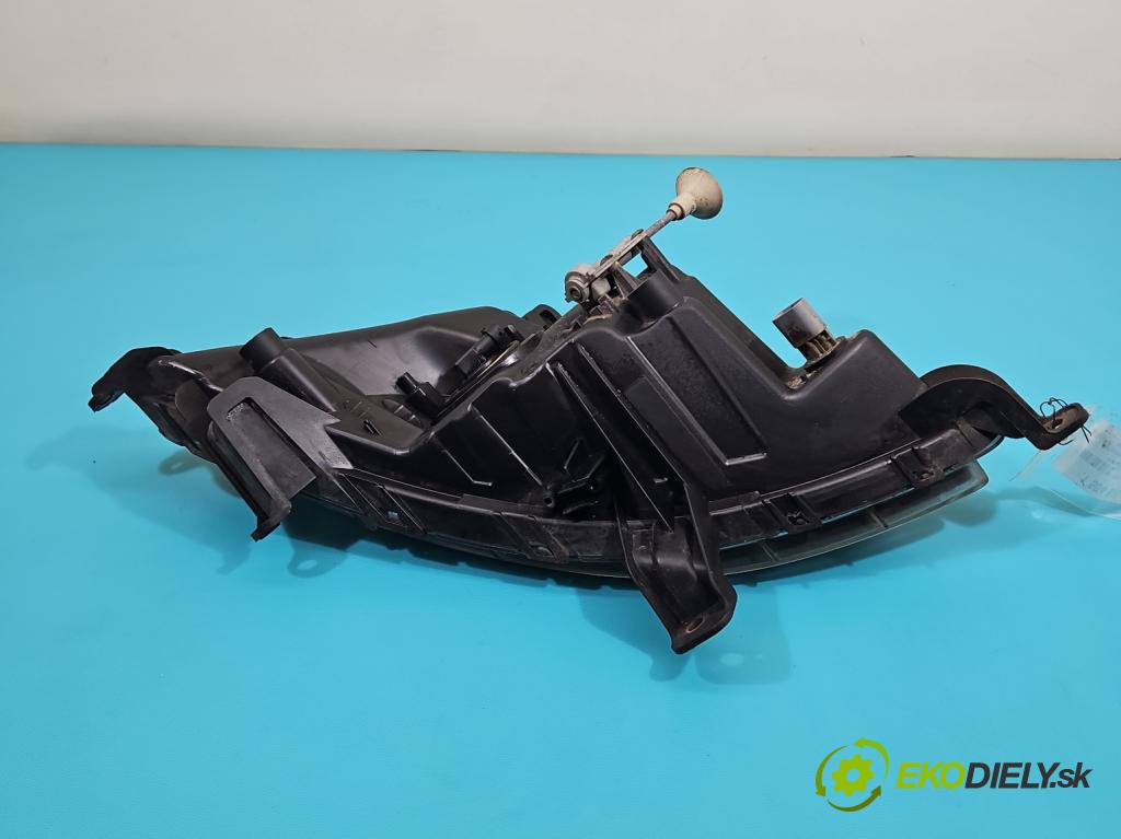 Hyundai I20 I 2008-2014 1.4 16V (G4FA) 101 hp automatic 74 kW 1396 cm3 5- Halogen pravý  (Klika dveří ostatní)