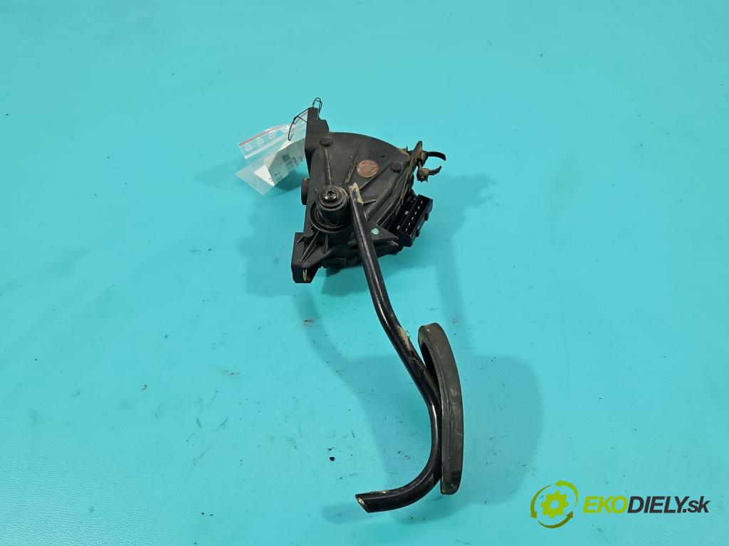 Volvo V70 I 1996-2000 2.5 tdi 140 hp manual 103 kW 2460 cm3 5- pedal plyn: potenciometr: 9447135