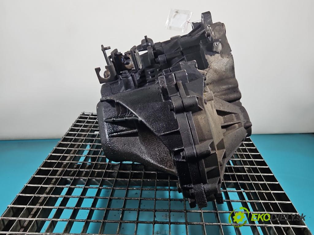 Volvo V70 I 1996-2000 2.5 tdi 140 hp manual 103 kW 2460 cm3 5- převodovka stupňová manual 1023704