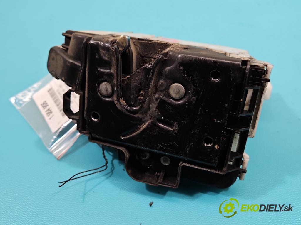 Vw Polo III 6N 1994-2001 1.4 mpi 60 hp manual 44 kW 1390 cm3 3- zámek přední levý