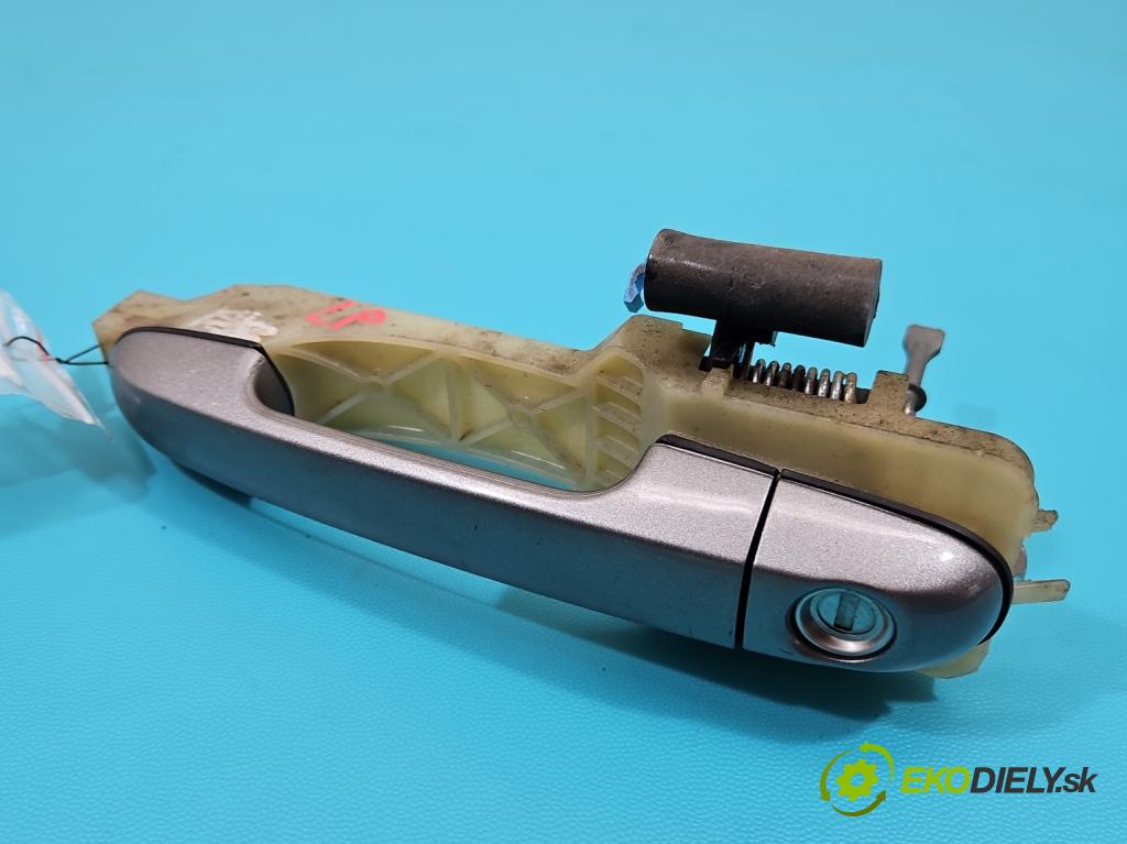 Hyundai I20 I 2008-2014 1.4 16V (G4FA) 101 HP automatic 74 kW 1396 cm3 5- rukoväť predné ľavé mimo:  (Kľučka dverí vonkajšia predná ľavá)