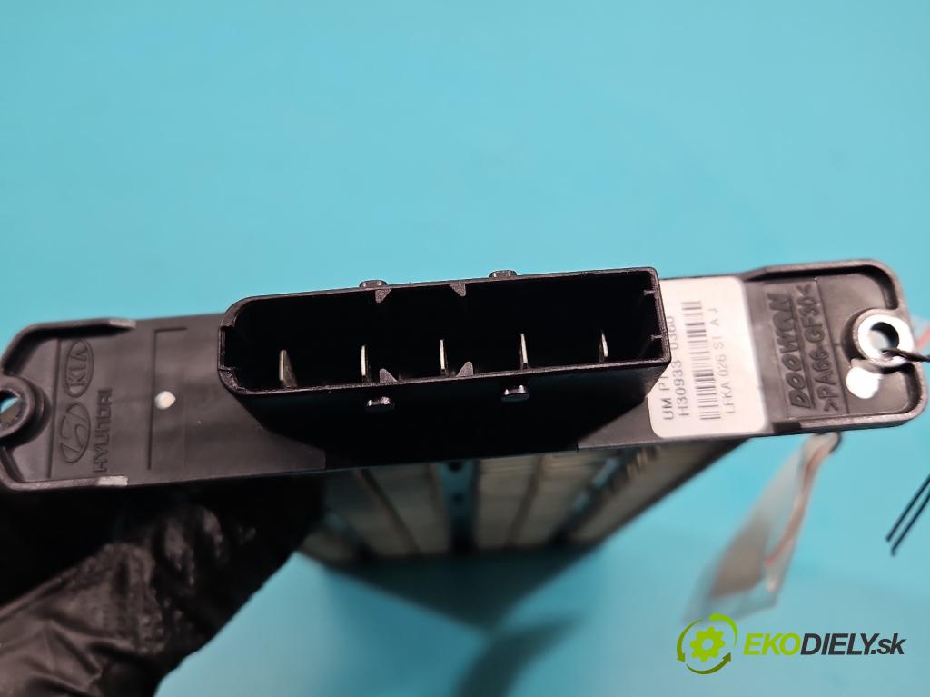 Kia Sorento III 2014-2020 2.0 crdi 185 hp automatic 136 kW 1999 cm3 5- radiátor H30933-0360 (Radiátor topení)