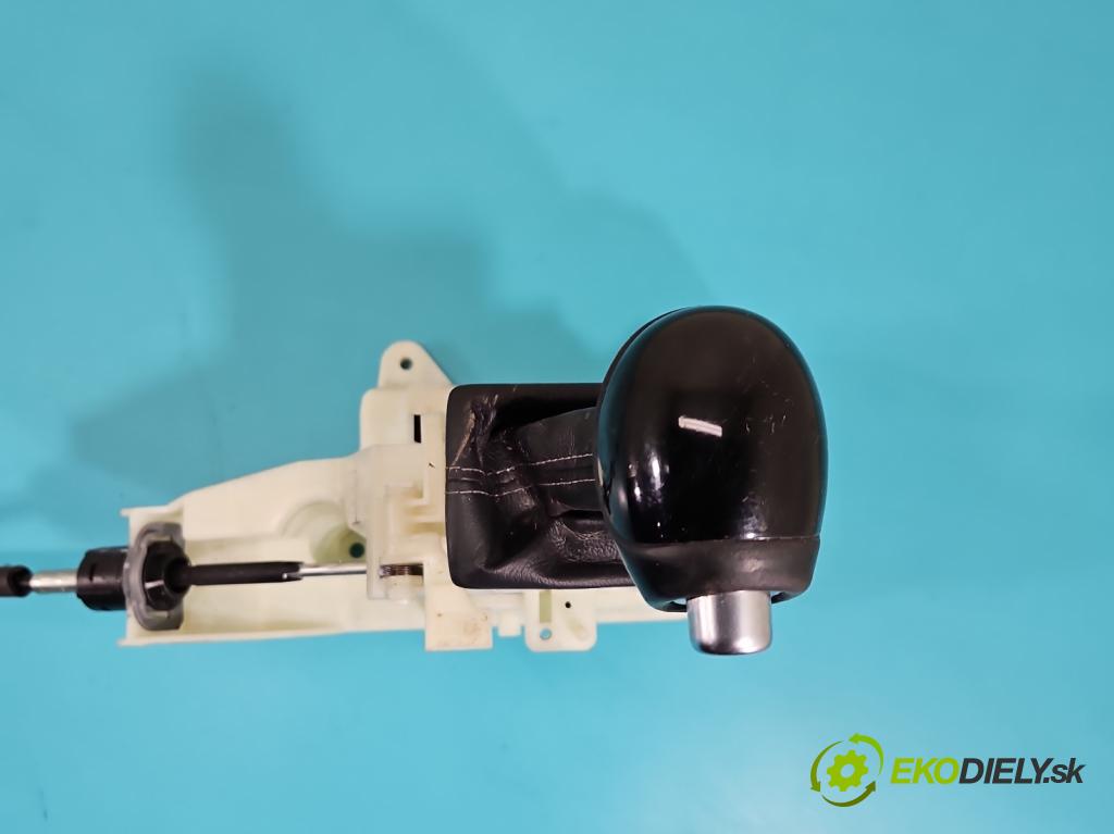 Kia Sorento III 2014-2020 2.0 crdi 185 HP automatic 136 kW 1999 cm3 5- Páka: Změny: stupeň,rýchlosť  (Rýchlostná páka (kulisa))