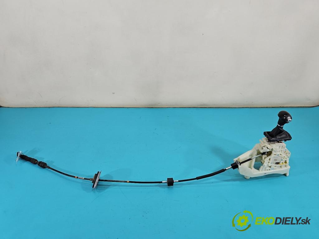 Kia Sorento III 2014-2020 2.0 crdi 185 HP automatic 136 kW 1999 cm3 5- Páka: Změny: stupeň,rýchlosť  (Rýchlostná páka (kulisa))