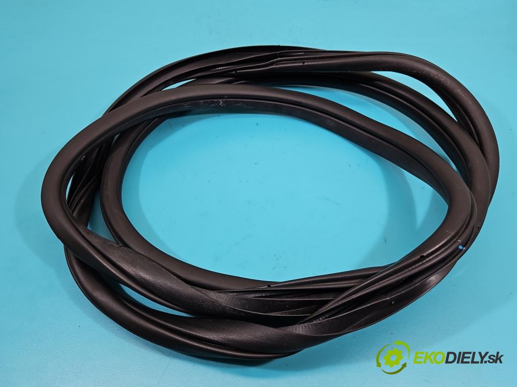 Kia Sorento III 2014-2020 2.0 crdi 185 hp automatic 136 kW 1999 cm3 5- Těsnění: dveře zadní pravé  (Karoserie ostatní)