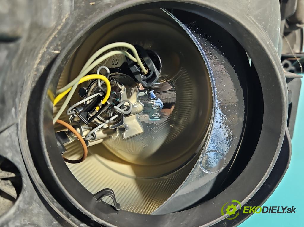 Fiat Bravo II 2007-2014 1.9 jtd 120 HP manual 88 kW 1910 cm3 5- Reflektor: pravý  (Svetlo predné pravé)