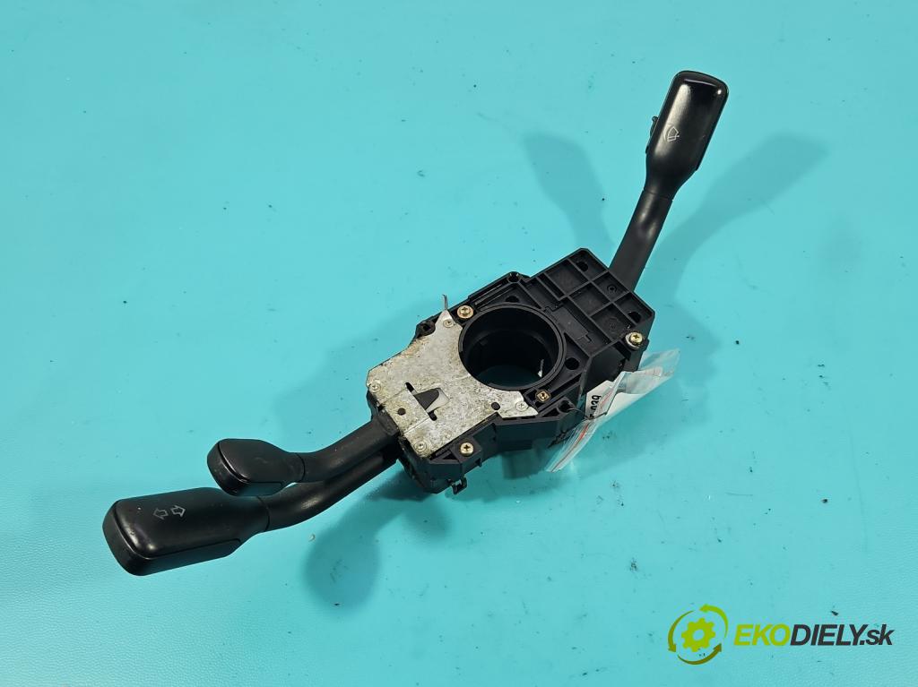 Audi A4 B5 1994-2001 1.8 T 150 HP manual 110 kW 1781 cm3 4- prepínač komplex:  (Prepínacie páčky pod volantom)