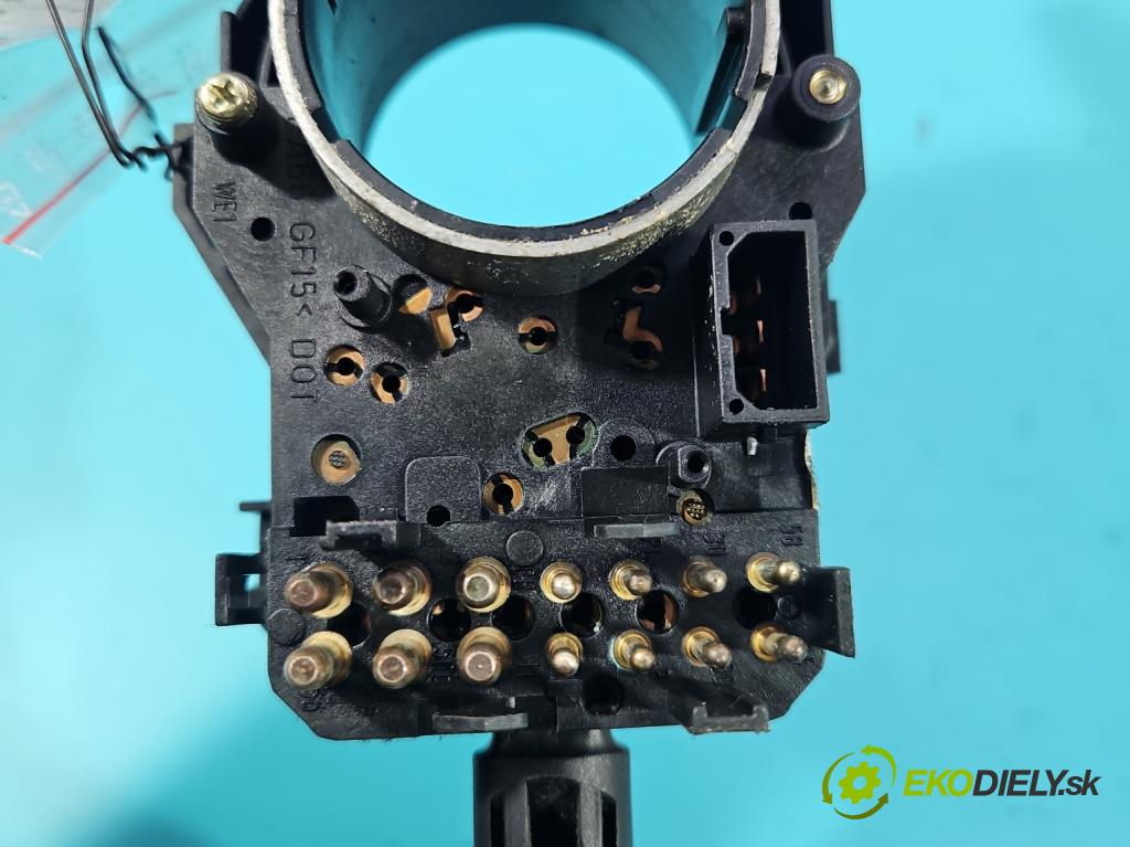 Audi A4 B5 1994-2001 1.8 T 150 HP manual 110 kW 1781 cm3 4- prepínač komplex:  (Prepínacie páčky pod volantom)