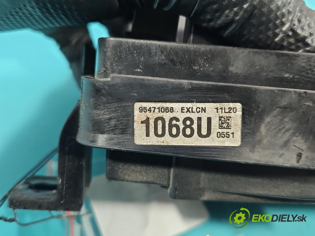 Chevrolet Captiva 2.2 VCDI 184 hp automatic 135 kW 2231 cm3 5- skříňka pojistková 95471068 (Pojistková skříňka)