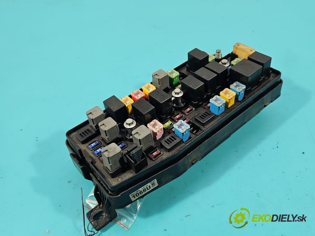 Chevrolet Captiva 2.2 VCDI 184 hp automatic 135 kW 2231 cm3 5- skříňka pojistková 95471068 (Pojistková skříňka)