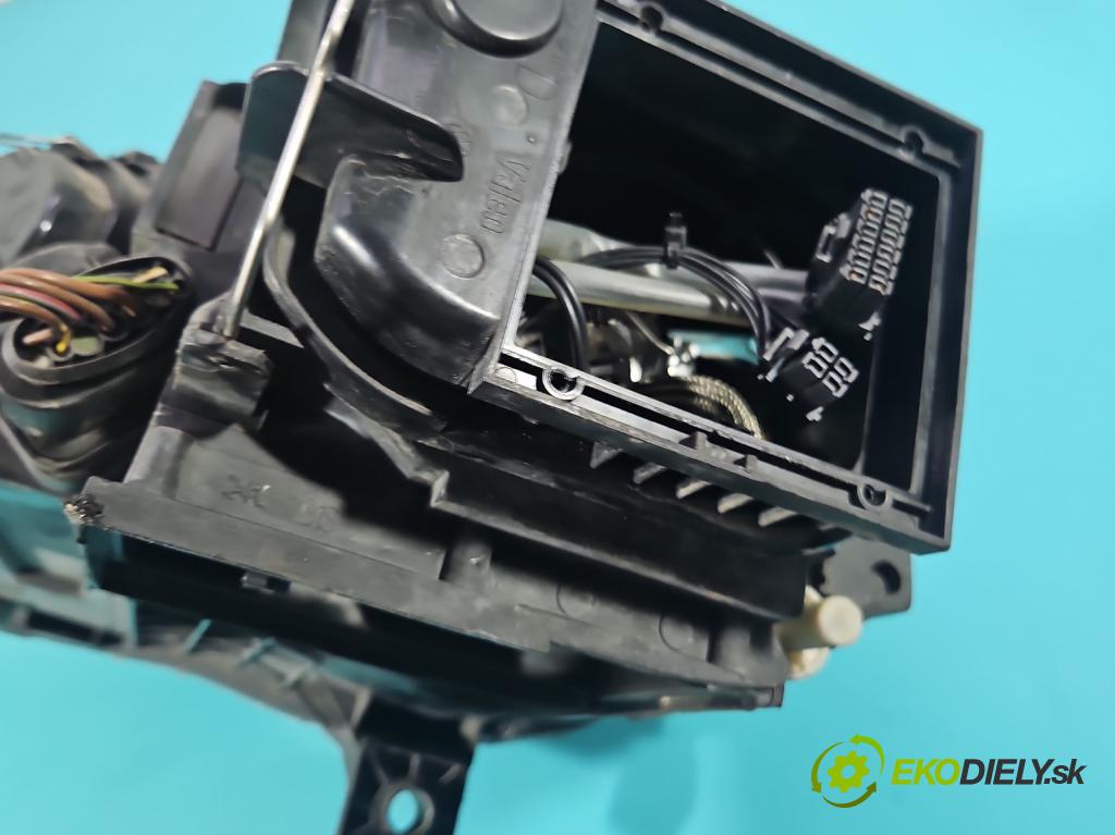 Vw Passat B6 2005-2010 2.0 tdi 170 HP automatic 125 kW 1968 cm3 5- Reflektor: pravý 3C0941752G (Svetlo predné pravé)