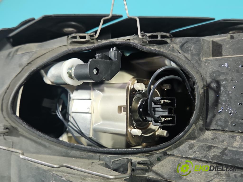 Vw Passat B6 2005-2010 2.0 tdi 170 HP automatic 125 kW 1968 cm3 5- Reflektor: pravý 3C0941752G (Svetlo predné pravé)