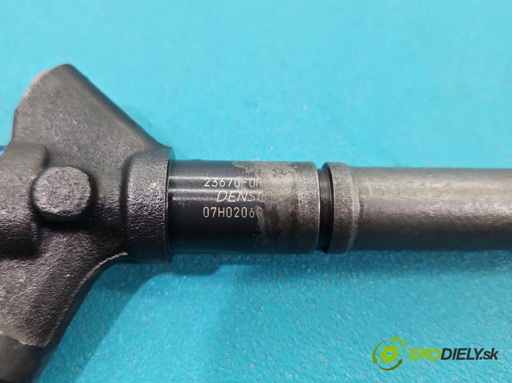 Toyota Rav4 III 2005-2012 2.2 D-CAT 177 HP manual 130 kW 2231 cm3 5- vstrek 236700R040 (Vstrekovač paliva)