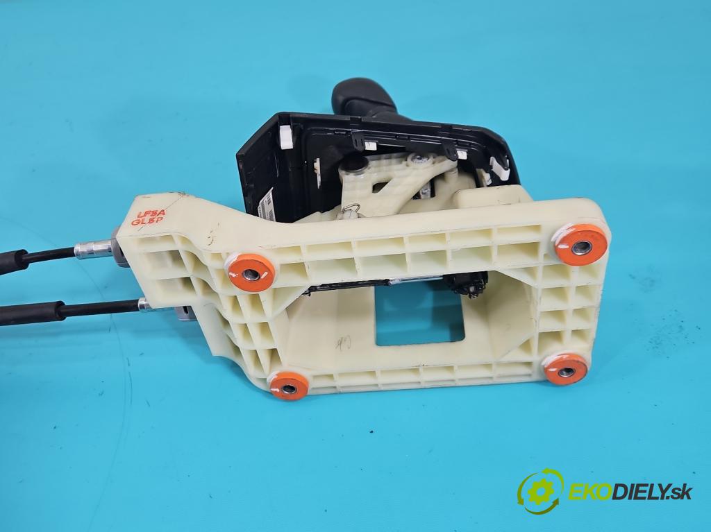 Hyundai i20 II 2014 -2020 1.2 16V 84KM manual 61,8 kW 1248 cm3 5- Páka: Změny: stupeň,rýchlosť  (Rýchlostná páka (kulisa))