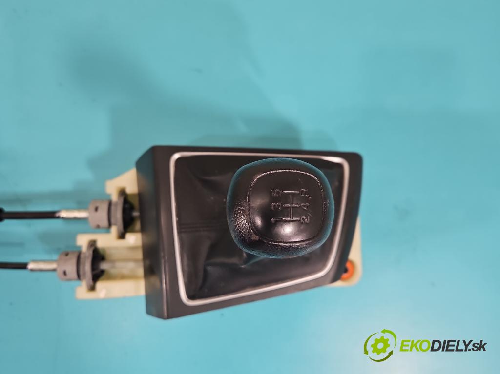 Hyundai i20 II 2014 -2020 1.2 16V 84KM manual 61,8 kW 1248 cm3 5- Páka: Změny: stupeň,rýchlosť  (Rýchlostná páka (kulisa))