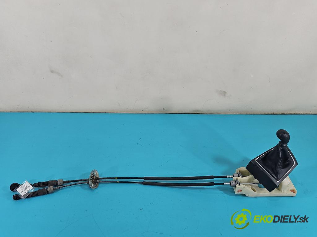 Hyundai i20 II 2014 -2020 1.2 16V 84KM manual 61,8 kW 1248 cm3 5- Páka: Změny: stupeň,rýchlosť  (Rýchlostná páka (kulisa))