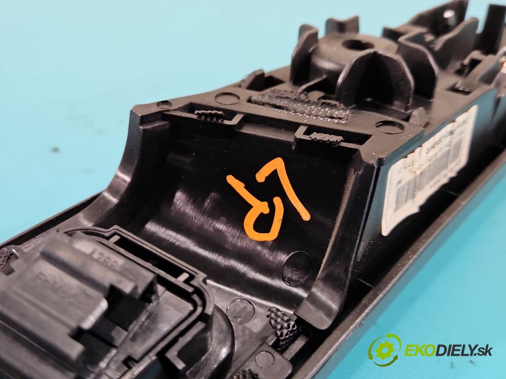 Ford Mondeo Mk5 2014-2022 2.0 tdci 179KM automatic 132 kW 1997 cm3 5- lišta ozdobná interiéry: DS73F266B34FF3DMD