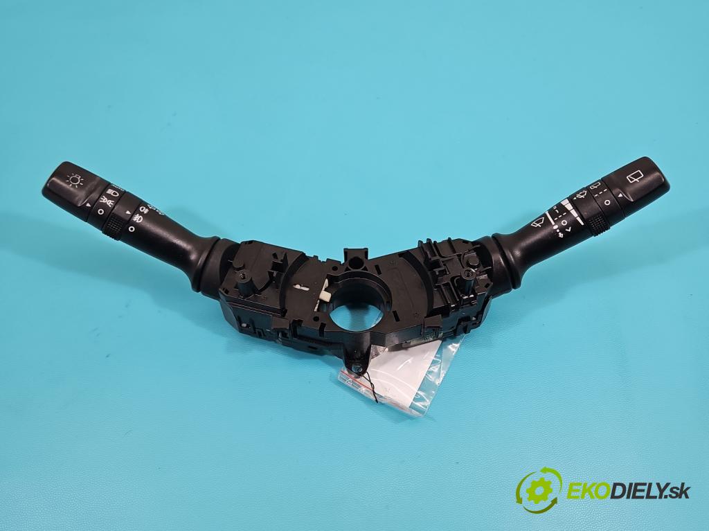 Hyundai I20 I 2008-2014 1.4 16V (G4FA) 101 HP automatic 74 kW 1396 cm3 5- prepínač komplex:  (Prepínacie páčky pod volantom)