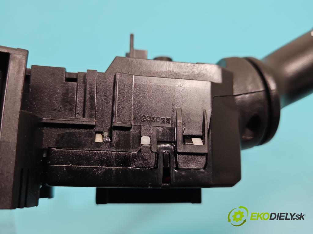 Hyundai I20 I 2008-2014 1.4 16V (G4FA) 101 HP automatic 74 kW 1396 cm3 5- prepínač komplex:  (Prepínacie páčky pod volantom)