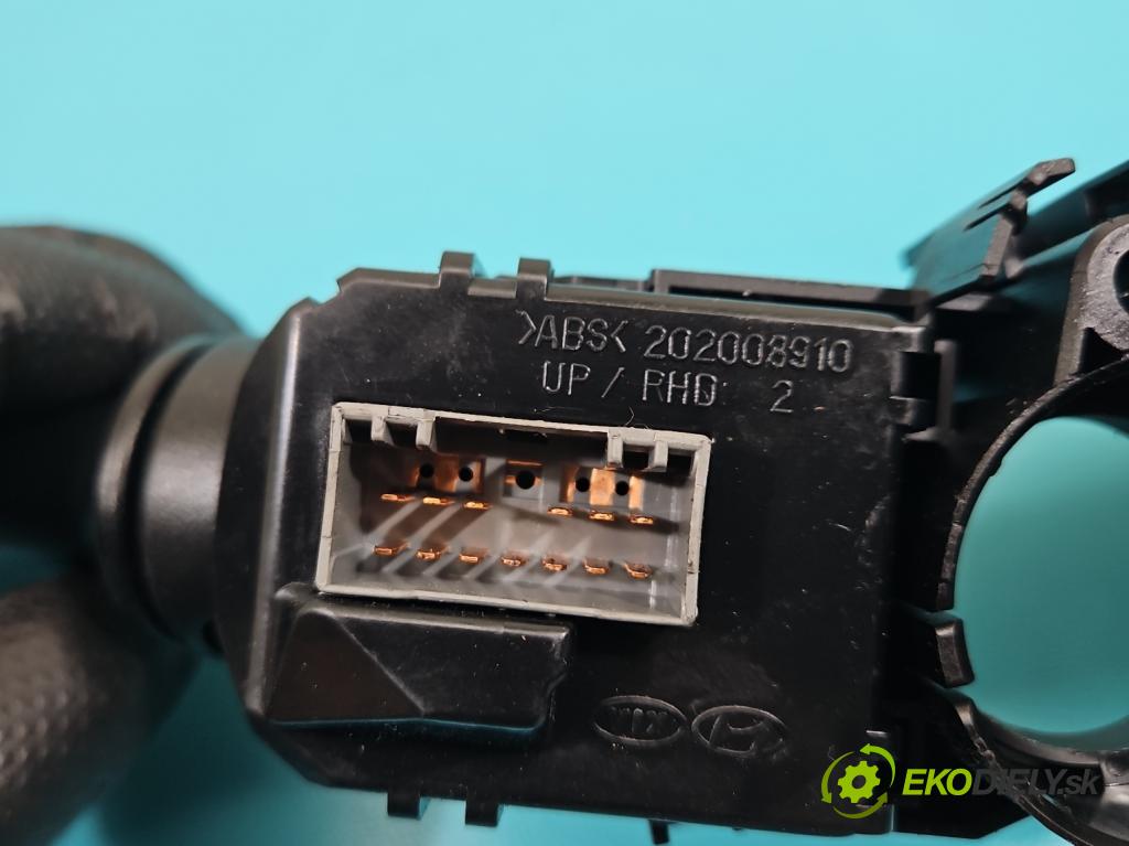 Hyundai I20 I 2008-2014 1.4 16V (G4FA) 101 HP automatic 74 kW 1396 cm3 5- prepínač komplex:  (Prepínacie páčky pod volantom)