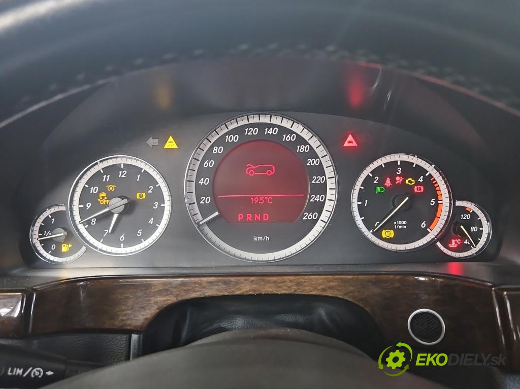 Mercedes E W212 2009-2016 2,2.0 CDI 136 HP automatic 100 kW 2143 cm3 5- prístrojovka/ budíky A2129004104 (Prístrojová doska)