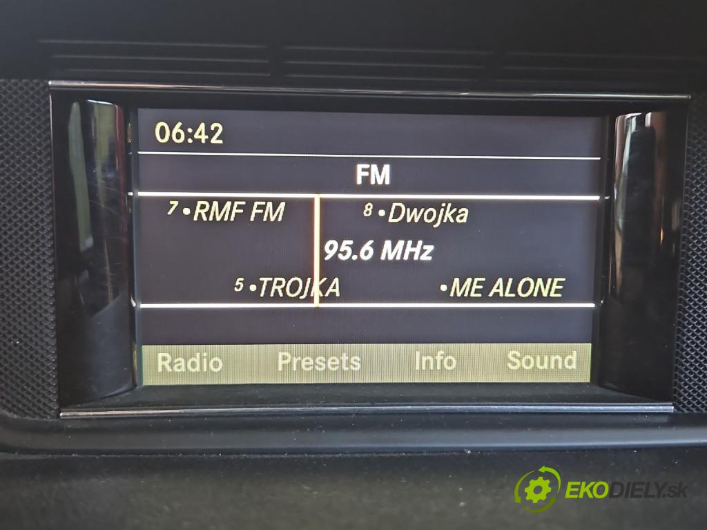 Mercedes E W212 2009-2016 2,2.0 CDI 136 HP automatic 100 kW 2143 cm3 5- Zobrazit: A2129004900 (Prístrojová doska)