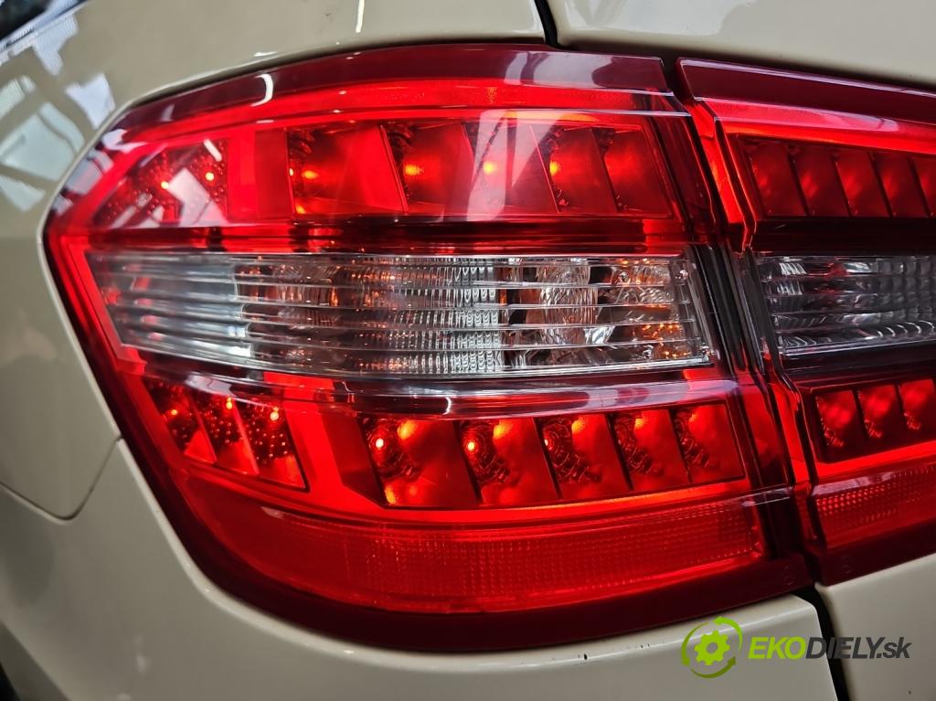 Mercedes E W212 2009-2016 2.2 CDI 136hp automatic 100 kW 2143 cm3 5- světlo zadní levé  (Klika dveří ostatní)