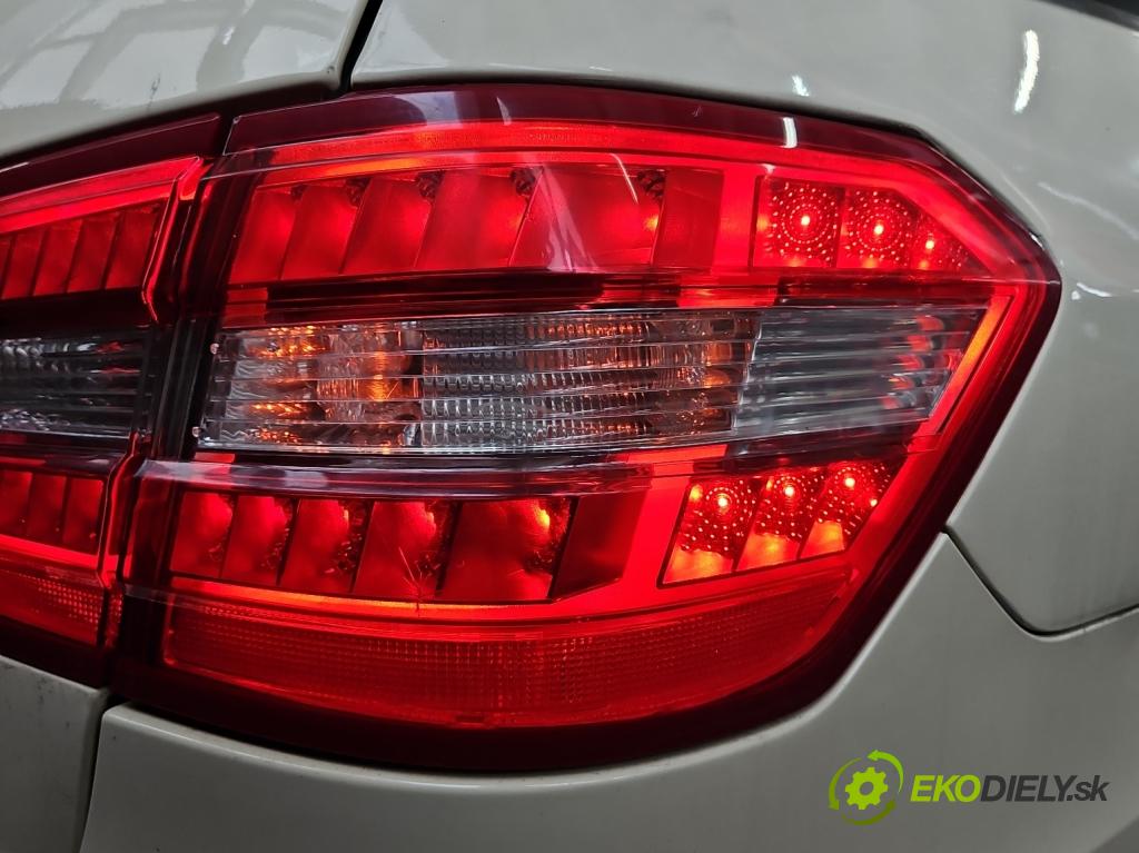 Mercedes E W212 2009-2016 2.2 CDI 136 HP automatic 100 kW 2143 cm3 5- svetlo / reflektor zadné pravé  (Kľučka dverí ostatné)