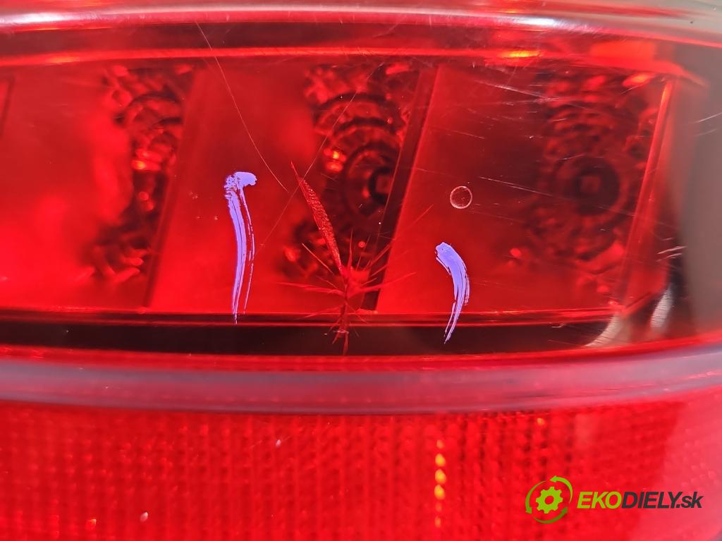 Mercedes E W212 2009-2016 2.2 CDI 136 HP automatic 100 kW 2143 cm3 5- svetlo / reflektor zadné pravé  (Kľučka dverí ostatné)
